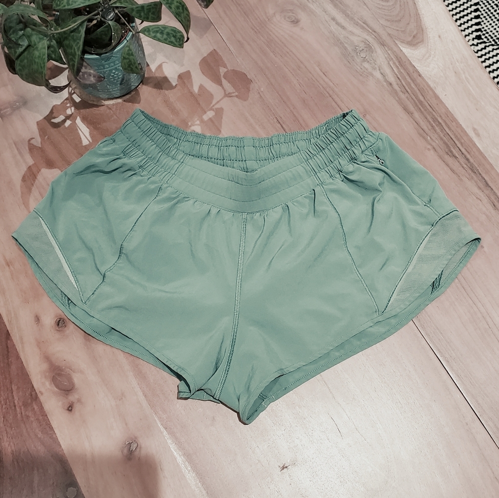LULULEMON 2.5" Low Rise "Hotty Hot Short ll -In Tidewater Teal